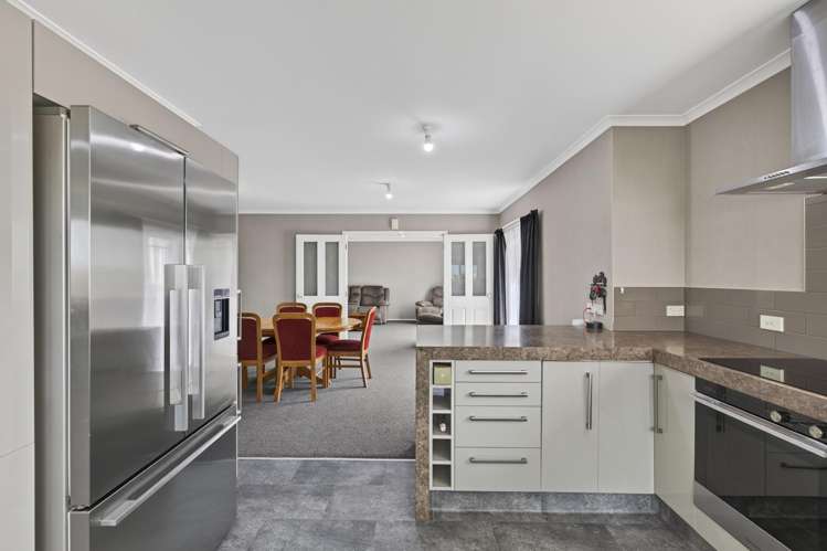 156 King Road Inglewood_21