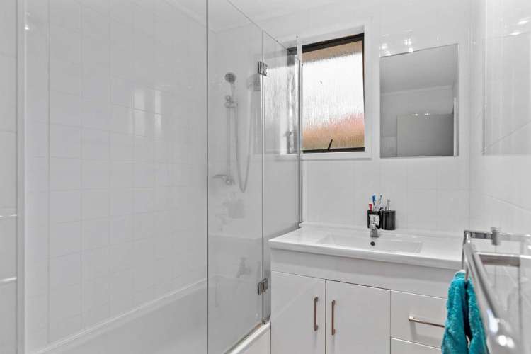 20 Glengarry Place 11209_8