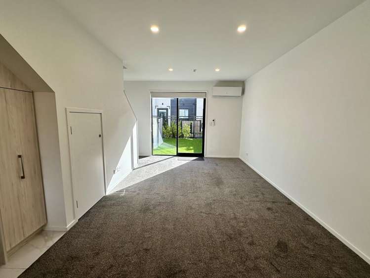 8/170 Don Buck Road Massey_4
