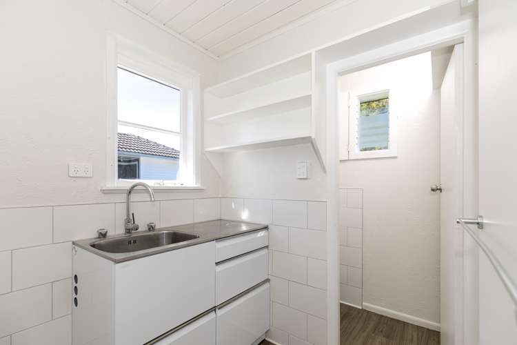 24 Minifie Avenue Melville_11