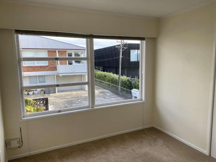 3/35 Kitchener Road Milford_3
