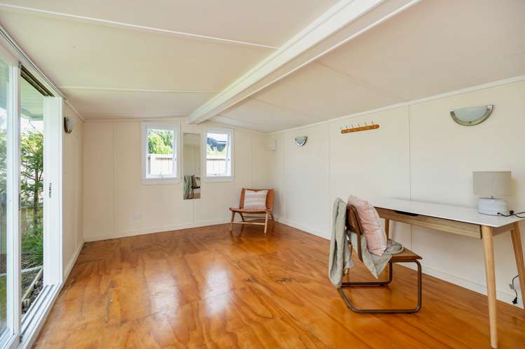 25 Tui Street Point Chevalier_42