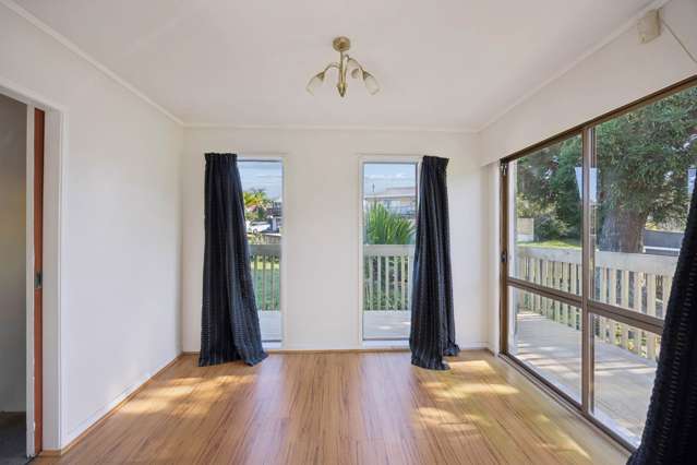 36 Zita Maria Drive Massey_4