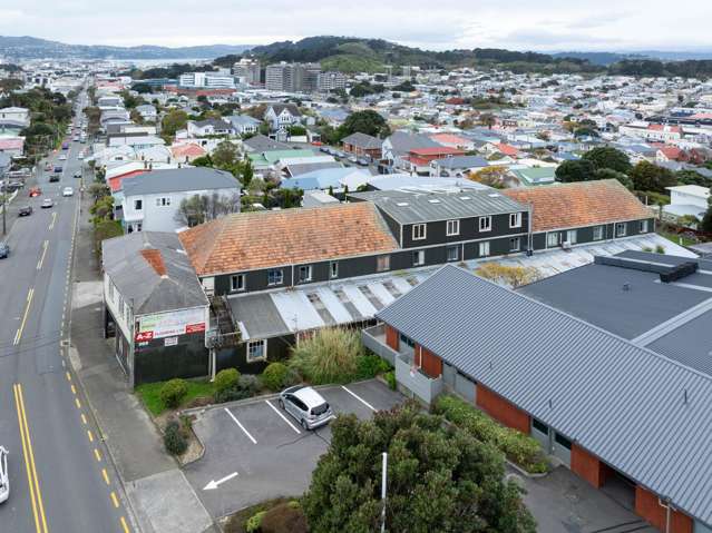 2/369 Adelaide Road Newtown_2