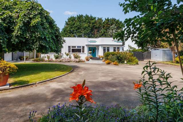 Get ready for Summer - Pool & Garaging