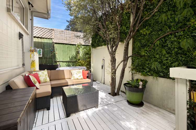 2/54 Finch Street Morningside_13
