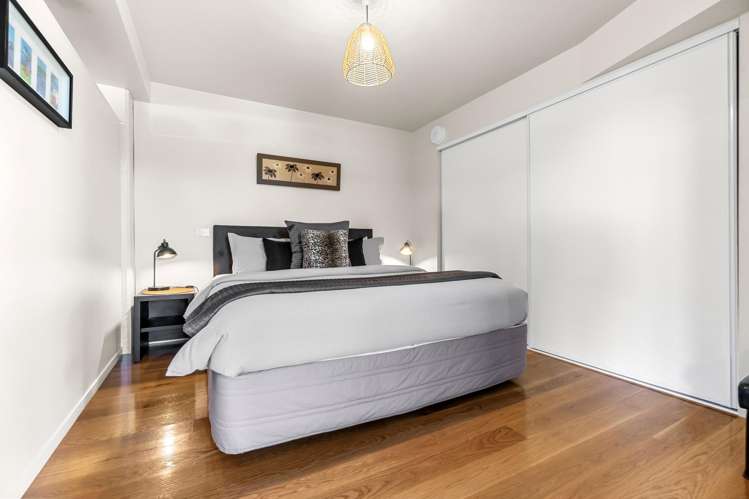 88 Wallis Street Raglan_19