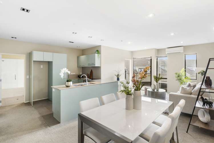 102B/525 East Coast Road Browns Bay_2
