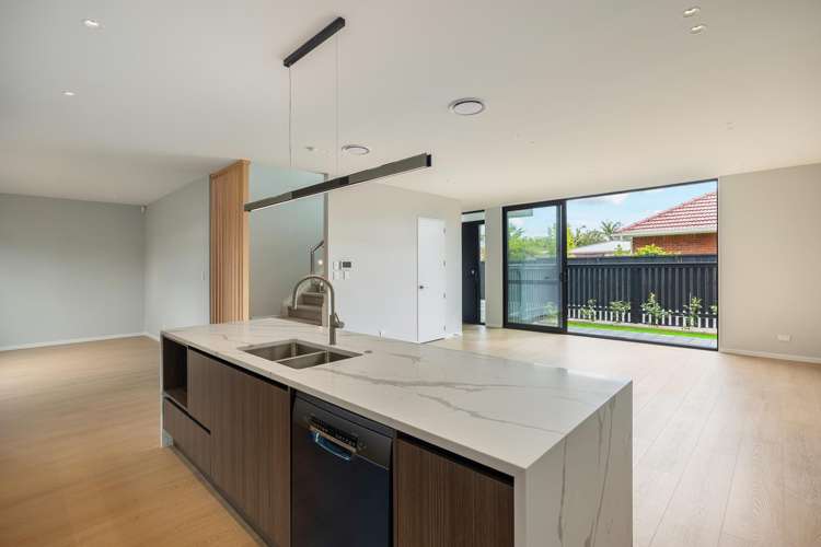 2/4 Norrie Avenue Mount Albert_19