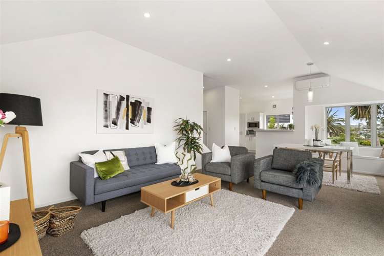 2/14 Bournemouth Terrace Murrays Bay_7