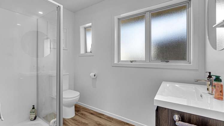 32 Bentley Street Russley_13