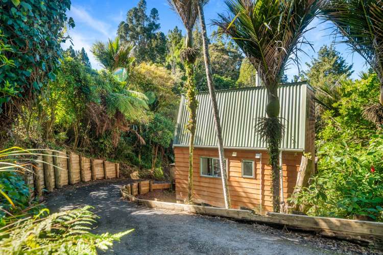 281 Huia Road_0