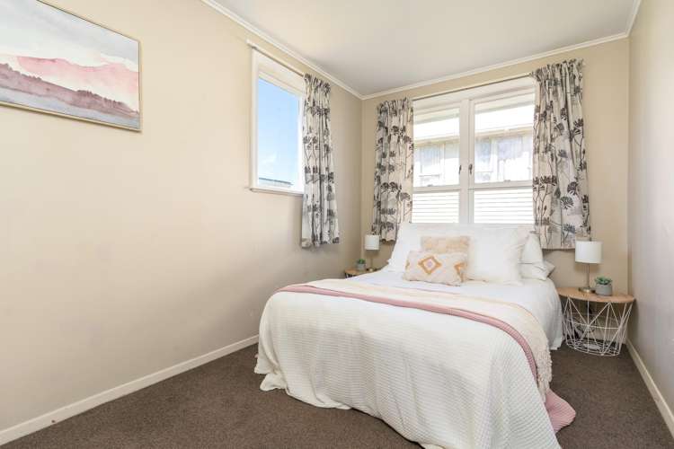 106 Warspite Avenue Cannons Creek_10