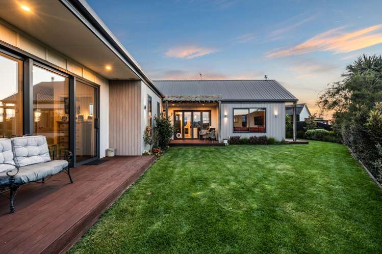 32 Carnaveron Drive Lincoln_32