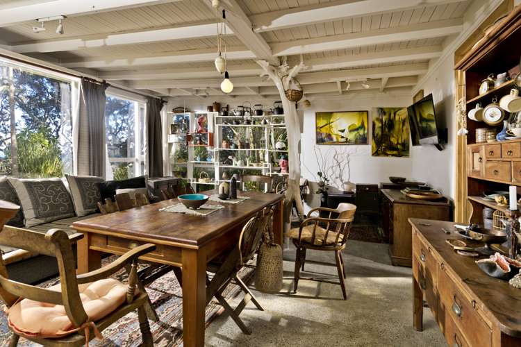 105 Domain Crescent Muriwai_4