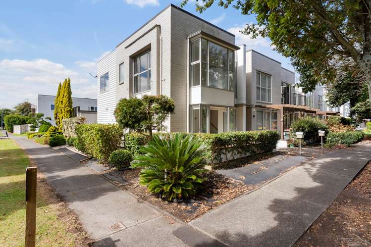 77 Popokatea Drive Takanini_0