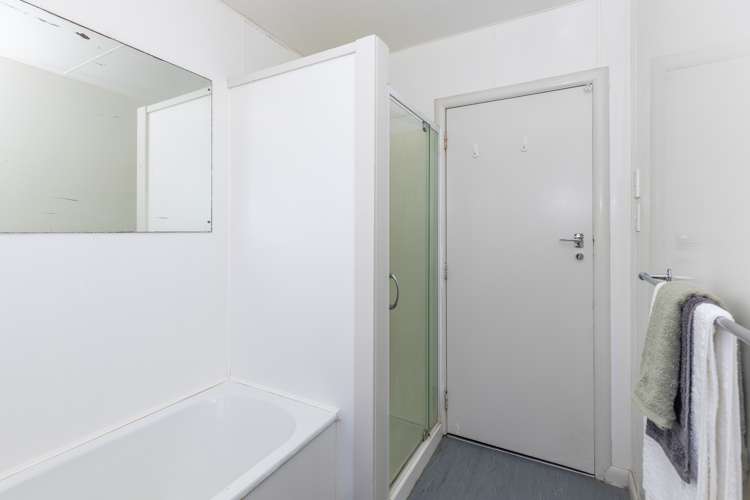 196 Clyde Street Hamilton East_47