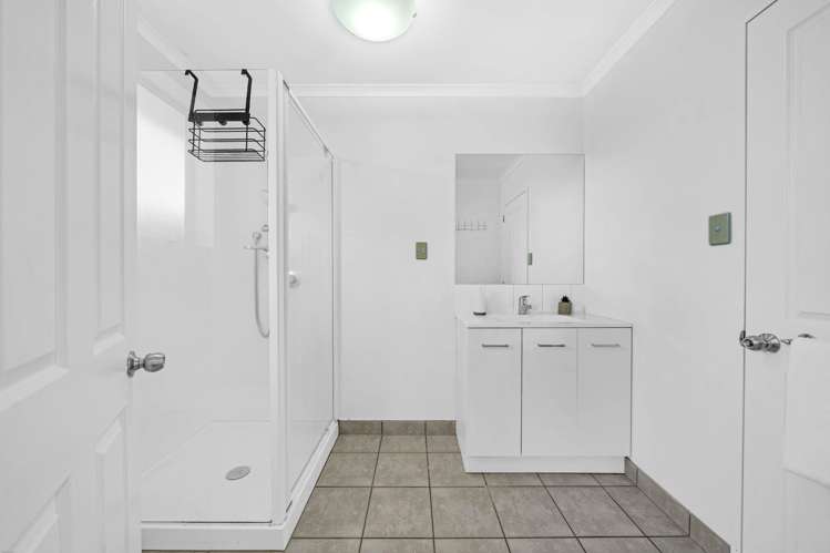 104 Naylors Drive Mangere_22