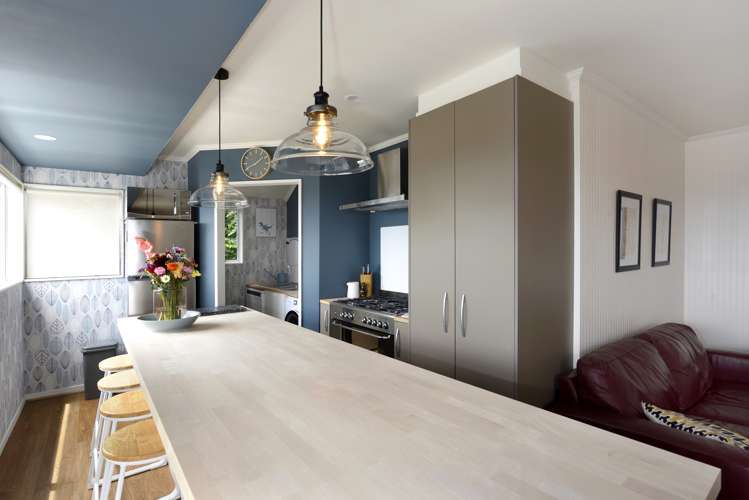 2/413a Suffolk Road_5