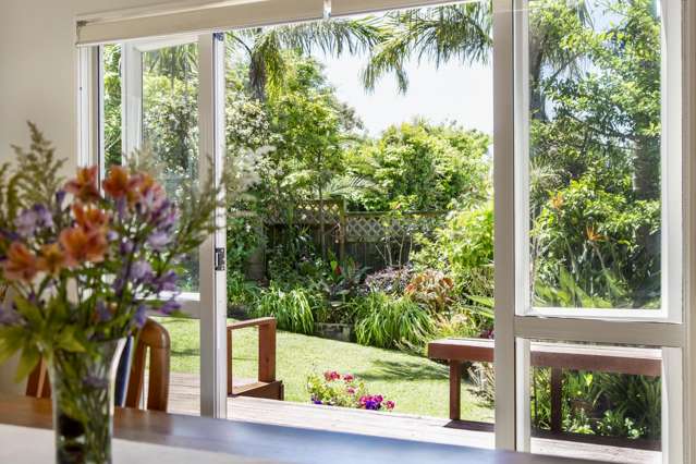 Coastal Waiake Lifestyle Awaits