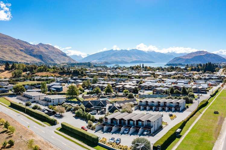 Unit 11 (Apt 32) Oakridge Resort, 20 Studholme Road Wanaka_16