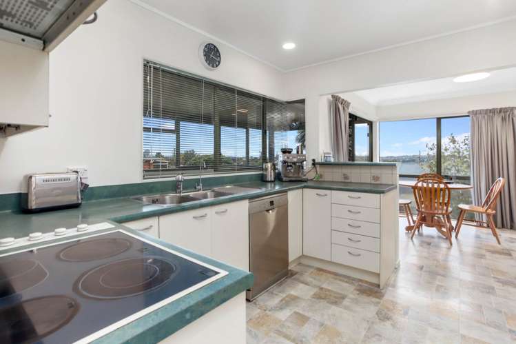 2/213 Queens Road Panmure_5