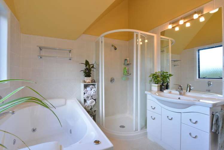 11 Deirdre Place Titirangi_12