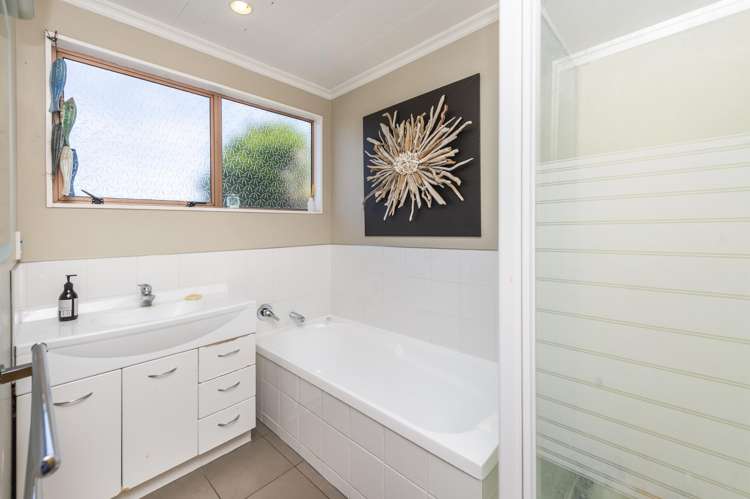 2 Tirimoana Place Otamatea_14