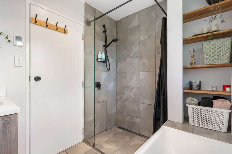 2/57 Solar Road Glen Eden_13