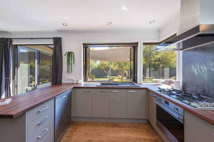 10 Lucy Murcott Place Stoke_14