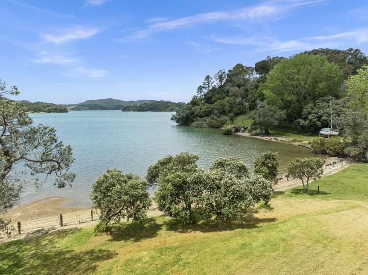 130 Whangaruru Wharf Road Oakura Coast_5