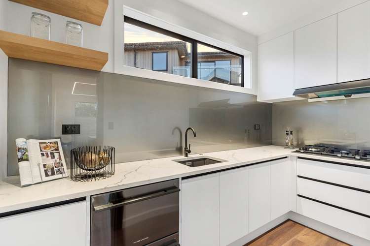 4 Taku Close Long Bay_16