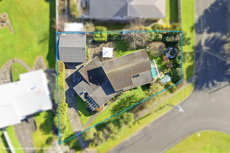 5 Eaton Crescent Otamatea_24