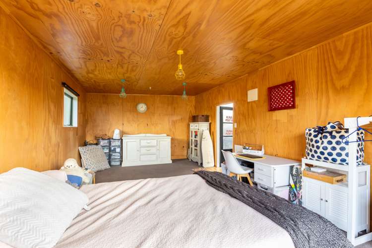 19 Takiroa Street Urenui_17