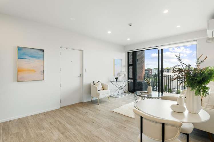 209/10 Awataha Drive Northcote_4