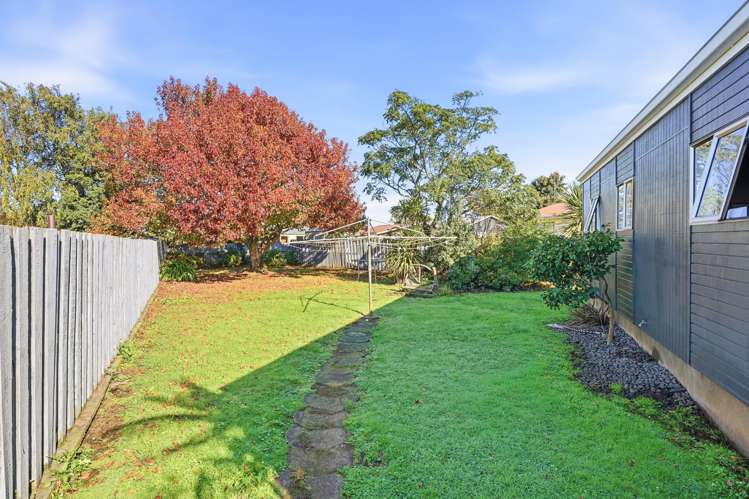 29 Exeter Crescent Springvale_16