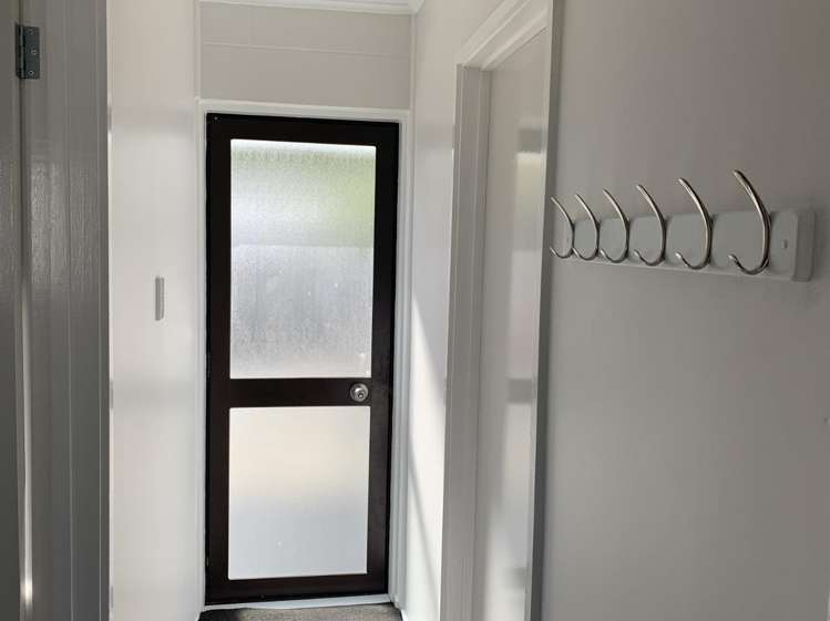 4/21 Broadway 10728_7