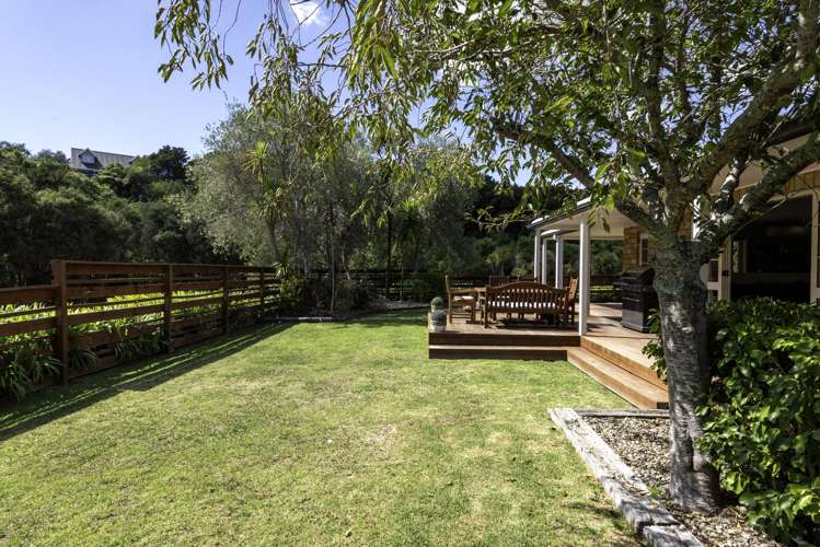 26 Bernie Edwards Place Botany Downs_24