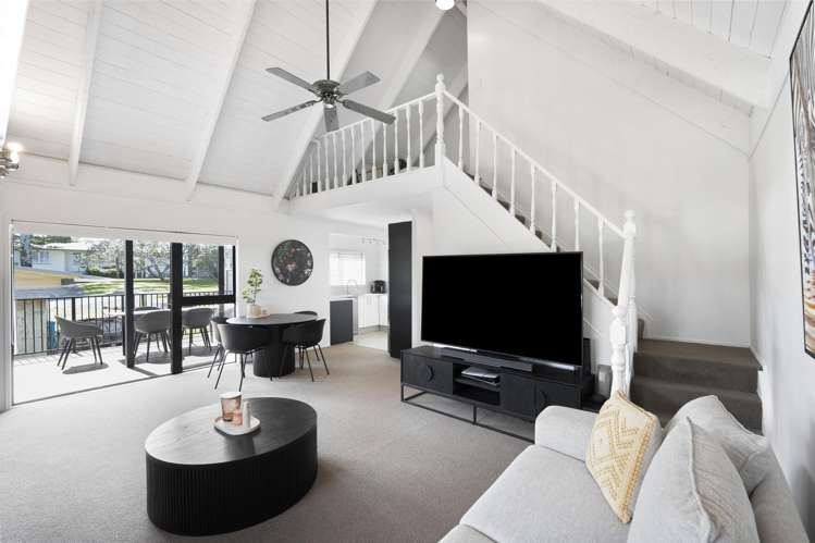 58B Aeroview Drive Beach Haven_2