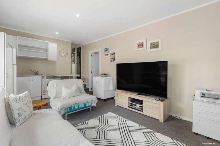 22 Wyoming Avenue Murrays Bay_15