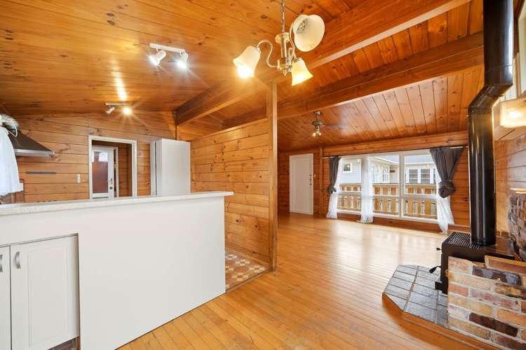 6 Robert Burke Place Henderson_10