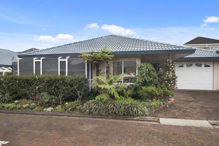 3/10 Gerard Way Saint Johns_2