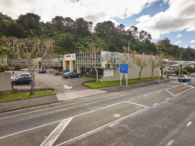 Stand Out on Hutt Road