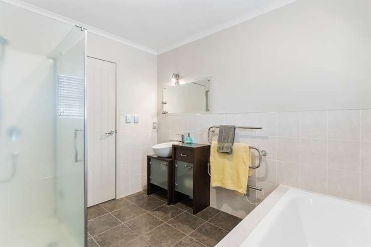 2B Sanctuary Cove Pauanui_17