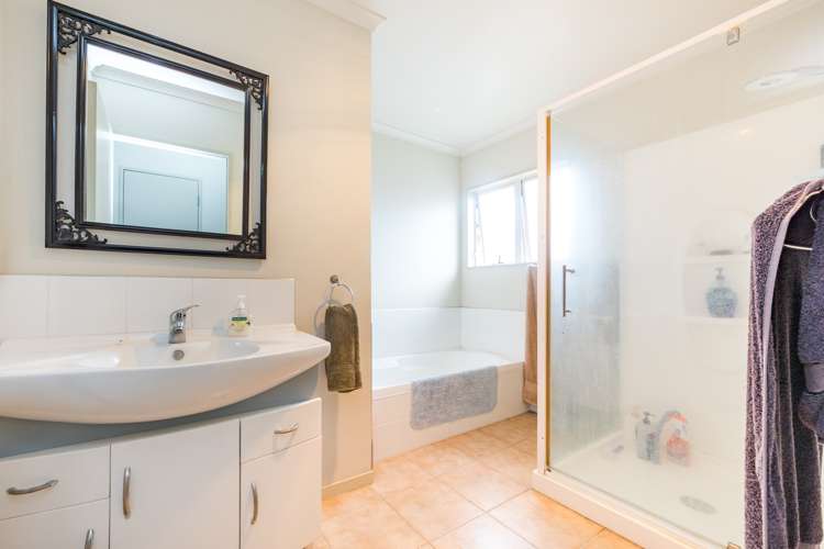 986 Tremaine Avenue Roslyn_10