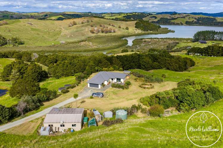 297 Heatley Road Whakapirau_36