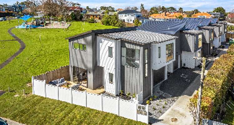 21c Montgomery Avenue_0