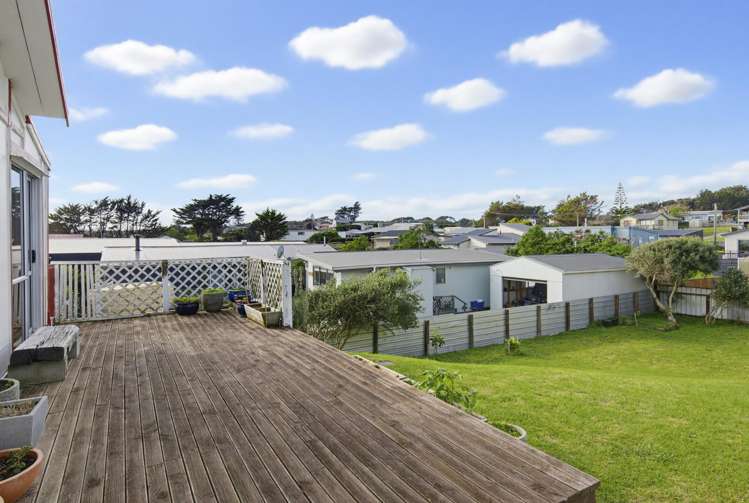 84 Park Avenue Waitarere Beach_16