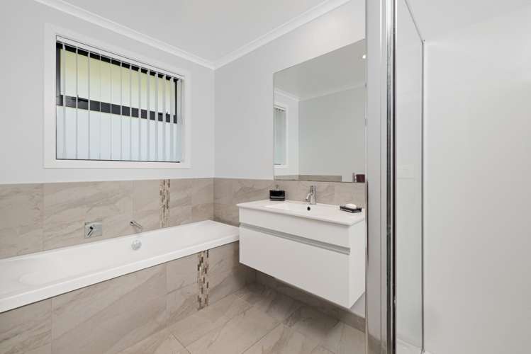 19 Ballintoy Park Drive Welcome Bay_16