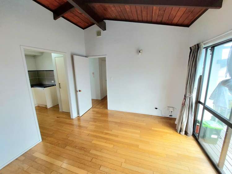 2/157 Birkdale Road Birkdale_6